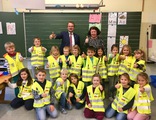 Warnwesten für Bad Ischler Volksschulkinder und Schulanfänger