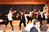 Die Expression Dance Company begeisterte die Gäste mit einer Tanzeinlage. --- Bildhinweis: Verein Brücken bauen