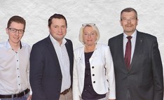 Foto FPÖ: v.l.n.r.: Simon Haberl, Vzbgm. Arthur Kroismayr, Ursula Kreuzer, LAbg. Rudolf Kroiß