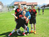 4 FCA- Spielerinnen wurden geehrt: von links stehend: Steffi Pesendorfer, Sarah Jocher, Evelyn Karlinger; vorne: Kathi Haas;