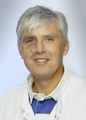 Prim. Dr. Nenad Mitrovic, Leiter der Abteilung für Neurologie am Salzkammergut-Klinikum Vöcklabruck sowie der MS-Station am Salzkammergut-Klinikum Bad Ischl. 
Bildquelle: gespag