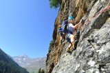 Beim Begehen von Klettersteigen hat Sicherheit erste Priorität. Ein hochwertiges Klettersteigset garantiert sofortiges Auffangen nach einem falschen Schritt. 
Fotocredits: SPORT 2000