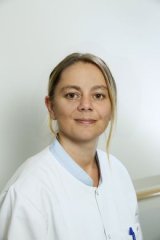 DGKPin Barbara Schmid, Stationsleitung der Inneren Medizin 1 und 2 am Salzkammergut-Klinikum Gmunden. 
Bildquelle: gespag