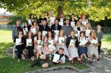 Die 20 Absolventen/-innen der Gesundheits- und Krankenpflege-Ausbildung der GuKPS Gmunden freuten sich über die hart erarbeiteten Diplome.
