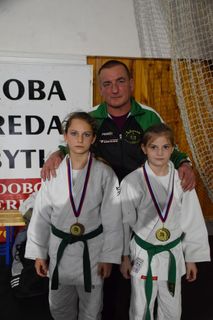 Auch heuer fuhr Trainer Achim Huhn mit zwei Sportlerinnen zum internationalen Turnier nach Galanta (Slowakei).