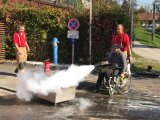 Beim Lösch-Training legten die Klienten der Werkstätte Mondsee selbst Hand anBildhinweis: Lebenshilfe Oberösterreich