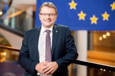 Hannes Heide hat seine Arbeit als Bürgermeister für Europa in Straßburg und Brüssel begonnen --- Foto Thomas Peintinger