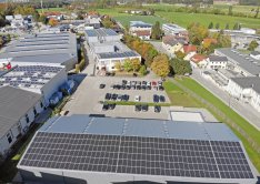 Die neue 200kW-Photovoltaik-Anlage auf den Dächern von Rauch Furnace Technology in Gmunden. -- Fotos © Rauch Furnace Technology