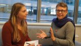 OEGB-Redakteurin Barbara Kasper mit OEGB-Historikerin Marliese Mendel im Interview
