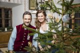 Heimatleuchten Spezial - Weihnachtsroas durchs Salzburger Freilichtmuseum_00 
Richard Deutinger und Conny Bürgler 
Fotorechte: © ServusTV / Neumayr / Leo