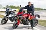 LR Mag. Günther Steinkellner beim Motorrad-Fahrsicherheitstraining. 
Fotos: Land/OOE Denise Stinglmayer,