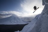 Matthias Haunholder beim Skifahren für ONEKOTAN, The lost Island in Onekotan, Russland. 
© Red Bull Content Pool / Jonas Blum