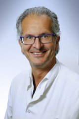Prim. Dr. Bernhard Mayr, Leiter der Abteilung Innere Medizin am Salzkammergut Klinikum Gmunden. 
Fotocredit: OOE Gesundheitsholding 
