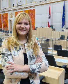 Elisabeth Feichtinger - Abgeordnete zum Nationalrat und Bereichssprecherin für Freiwilligen- und Einsatzorganisationen.