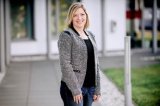 Brigitte Klein kandidiert erstmals für das Amt der Bürgermeisterin in Schörfling. 
Foto: Lohberger
