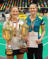 Strahlende Gesichter: Doppelstaatsmeisterin Katharina Hochmair und die „bronzene” Nadine Reiter. Foto: Sportunion Ohlsdorf.
