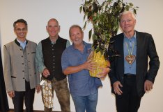 v.l.n.r. Dir. Wolfgang Falkensteiner mit Peter Prechtl, Helmut Frießnegg und Erwin Pichler