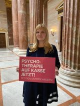 Nationalratsabgeordnete Elisabeth Feichtinger setzt sich im Parlament für mehr Mittel für Kinder und Jugendliche mit psychischen Belastungen aus der Krise ein. -- Foto- und Bildrecht: E. Feichtinger