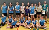 Die strahlenden Aktiven von Badminton Ohlsdorf bei den Landesmeisterschaften in Haid. Foto: Sportunion Ohlsdorf.