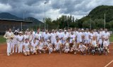 Gruppenfoto: 40 Teilnehmer machten das Nostalgieturnier beim TC Bad Ischl wieder zu einem besonderen Highlight. -- Fotos (C) TC Bad Ischl