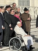 Anklöckln bei Papst Franziskus --- Bildrechte: Jakobisänger Faistenau, Raimund Haas