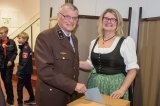 E-AW Spitzbart Manfred und Bürgermeisterin Inés Mirlacher bei der Wahl -- Fotos:© FF Ohlsdorf
