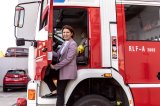 Feuerwehr-Landesrätin Michaela Langer-Weninger kündigt eine Erhöhung der Feuerwehr C-Führerschein Förderung an. Foto: Land OÖ/Tina Gerstmair,