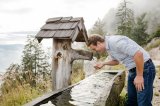 Landesrat Stefan Kaineder betont die exzellente Wasserqualität in Oberösterreich. Land OÖ/Werner Dedl,